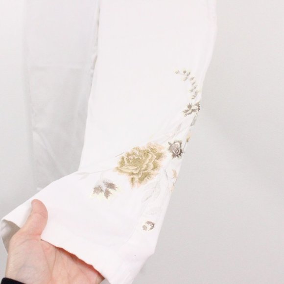 *Embroidered Floral Cropped White Pant - Picture 3 of 4